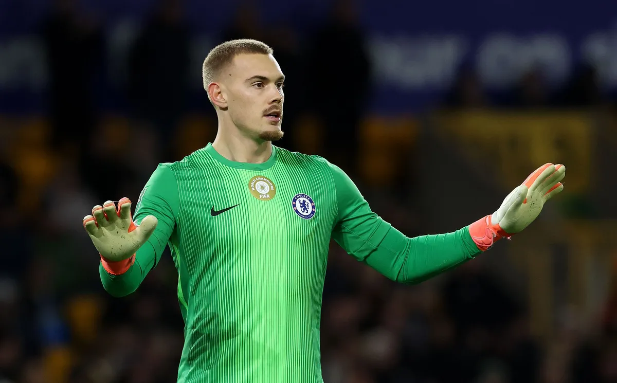 Filip Jörgensen Struggles as Chelsea Falls to PSG in Champions League