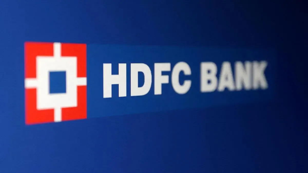 HDFC Bank Share Declines to 52-Week Low Amid Market Pressures