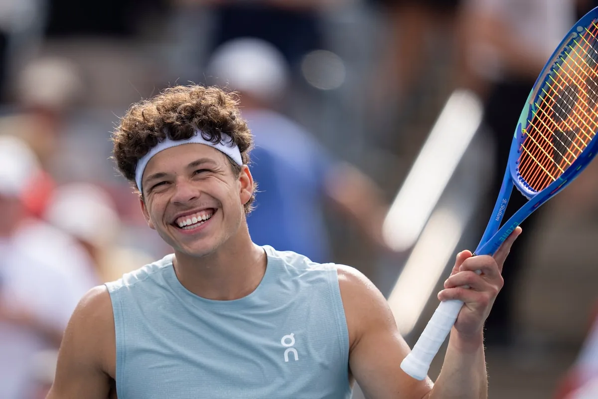 Shelton storms to Montreal win as title defence solidifies